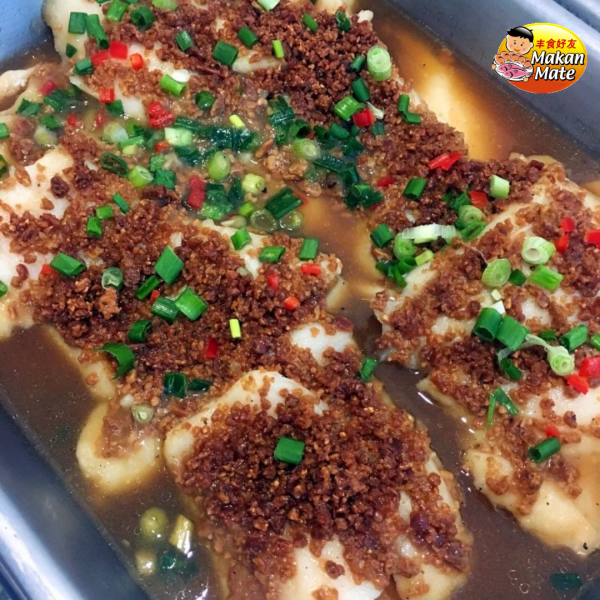 Steamed-Fish-Fillet-with-Crispy-Bean-Crumbs